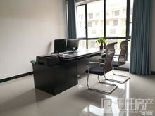 新城區(qū)豪華寫字樓 配備全套辦公設(shè)備，地理位置優(yōu)越，采光極佳